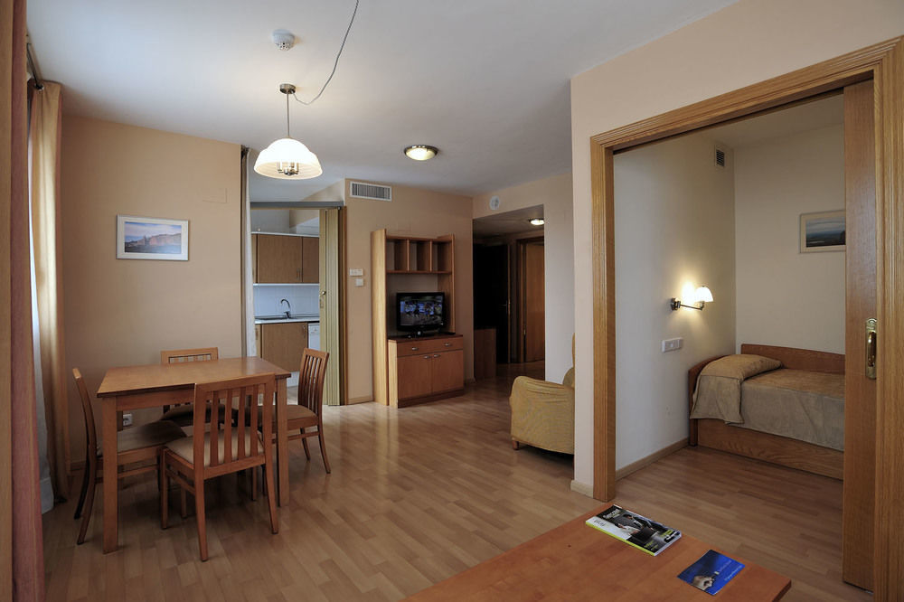 Aparthotel Sercotel ويسكا المظهر الخارجي الصورة