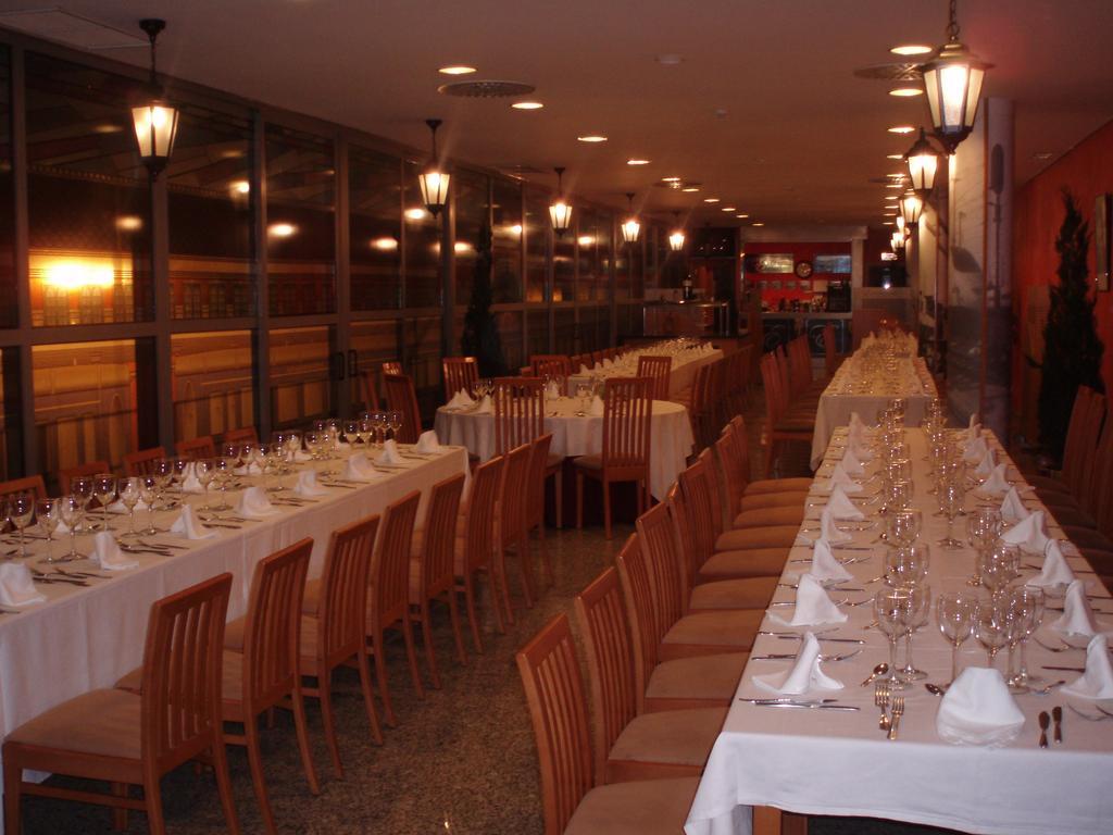 Aparthotel Sercotel ويسكا المظهر الخارجي الصورة